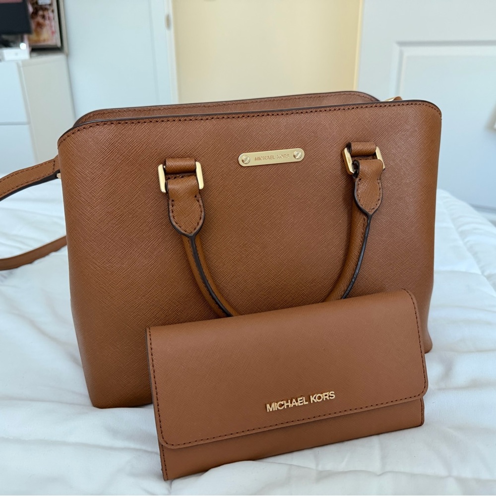 Michael Kors Purse & Wallet